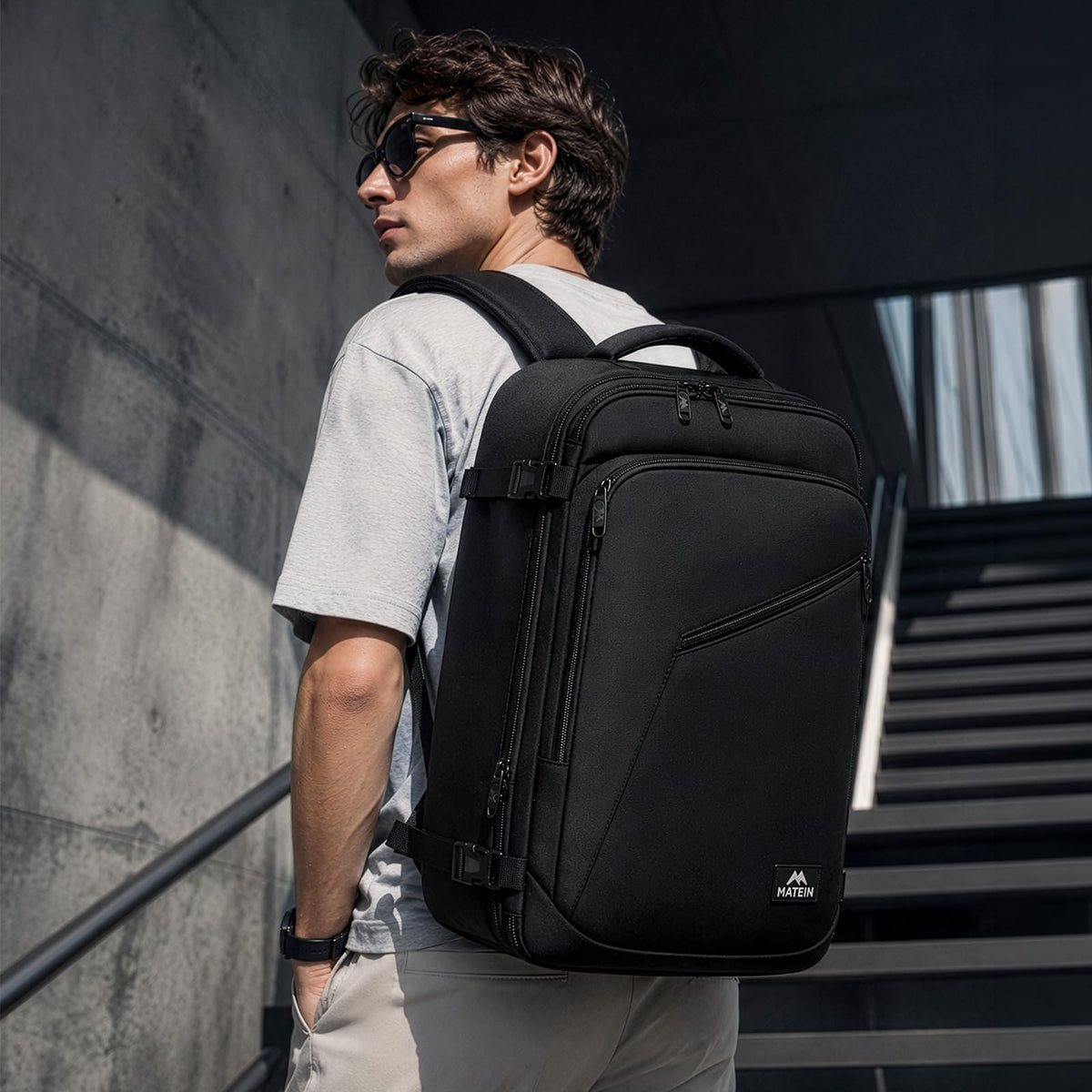 Extra Large Expandable Travel Backpack D612
