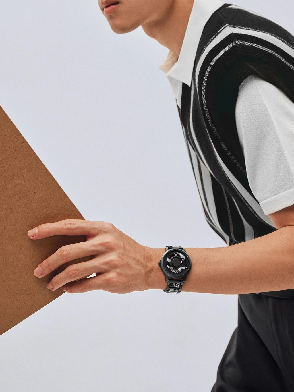Magnetic Quartz Watch with Stainless Steel Band S986230